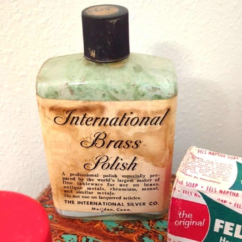 Vintage Collectible Lot with Various Items - Picture 9 of 9